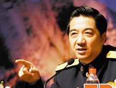 日番谷他是最受接待的军事评论员，也是人们口中的“计谋忽悠局局长”- 张召