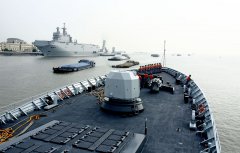 912au举行以直升机互降、航行横向补给、小艇换乘等为主要内容的海上联合演练