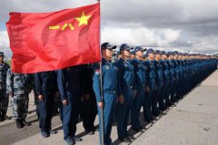 风居住的街道钢琴曲激发参赛队员勇于拼搏、为国争光的热情干劲