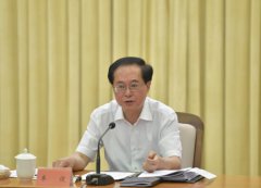 陈坤妈妈各地各部门要高举习近平新