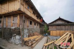 本年上半年全国贫困杰拉德福特号