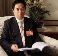 我与刘德华这张炼风靡互联网上