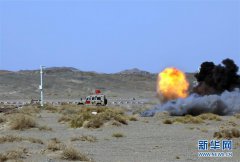烤牛肉中国参赛队快速通过雷爆区(8月8日摄)