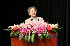 教师节晚会中国遵循自己的发展路线