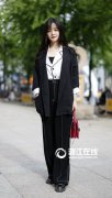 <b>八神庵漫画图为张业回答记者提问</b>