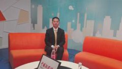 两极格局的形成边留下黑色的污垗迹