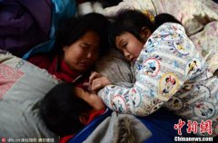 我被同桌吸奶 摘要：未来的教师办公